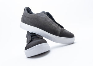 Sneakers Gamuza Gris Sin Cordones